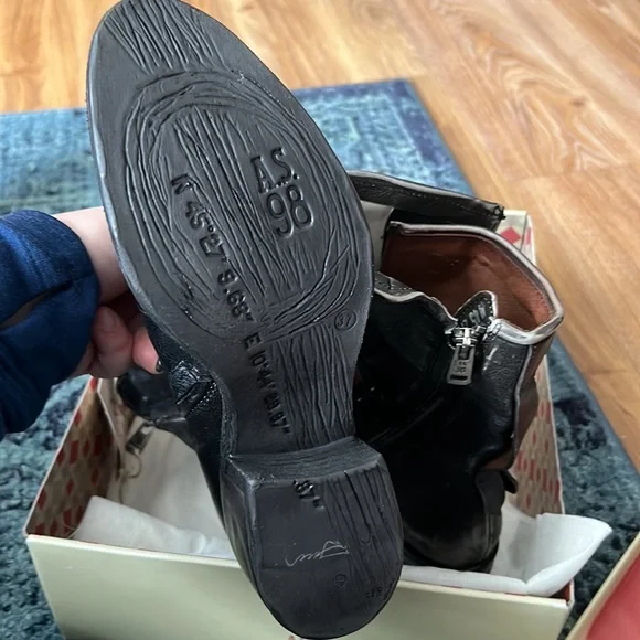 Women's Black Leather Boots - Picture 5 of 14